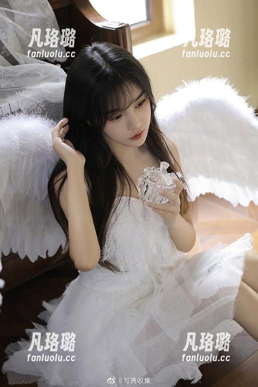 Yebin(전예빈)纯白主题私房图集：展现自然与时尚的完美结合