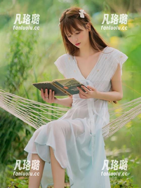 YouMi尤蜜荟 - 引人瞩目的王雨纯，盛夏美臀短裙作品图片尽显清凉与时尚风采