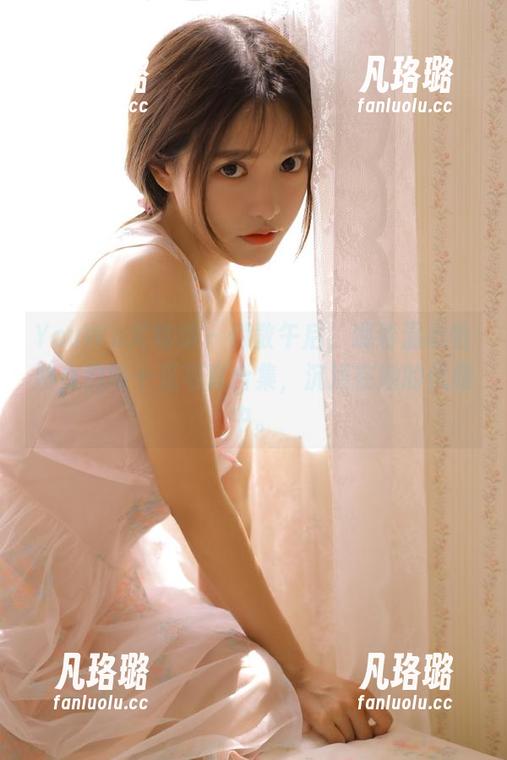 YouWu尤物馆 - 懒散午后，观看温心怡熟女韵味十足写真合集，沉浸在她的优雅中。