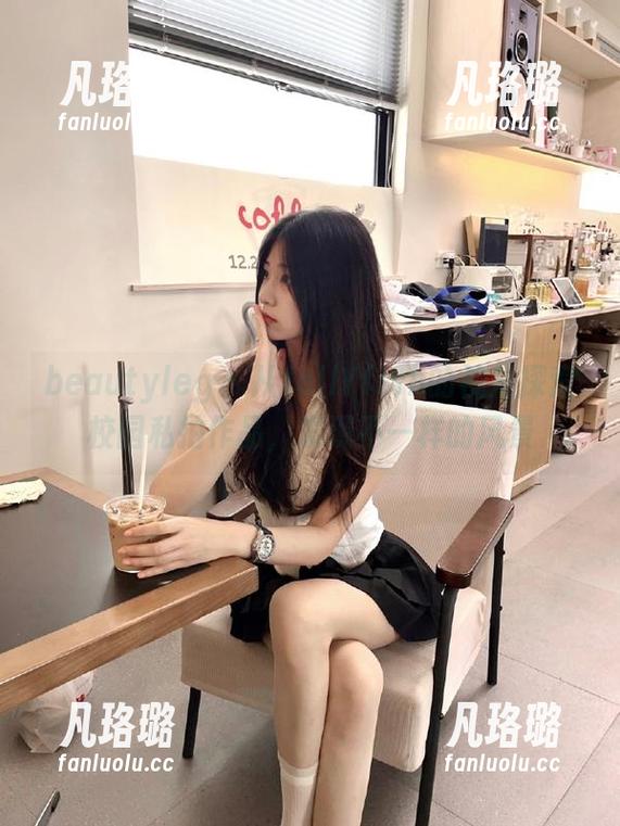 beautyleg-JellYfish beautyleg - 从JellYfish的视角探索校园私拍作品,发现不一样的风景