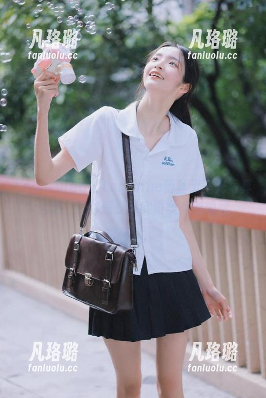 beautyleg - Lorraine蕾丝无圣光写真合集：让你感受真实而柔美的瞬间