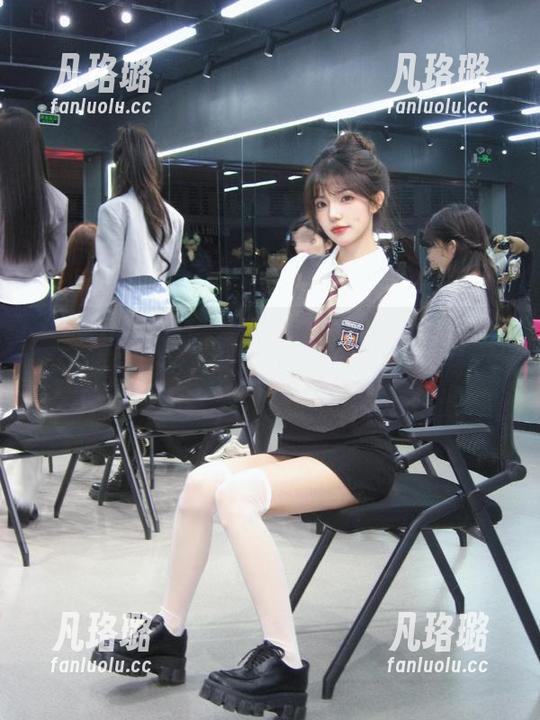 beautyleg-Penny beautyleg - 沉浸于Penny兔女郎私房写真原图之中,触碰她的灵魂魅力