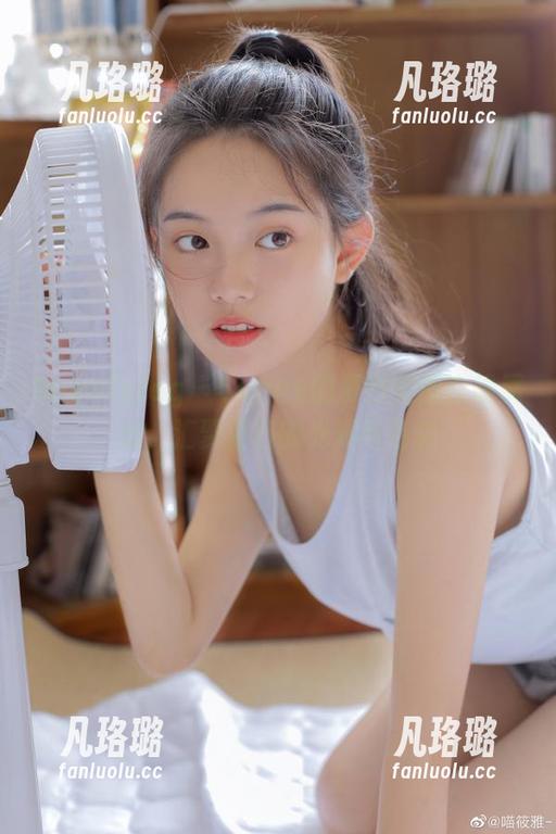beautyleg-Sunny beautyleg - Sunny的夏日美图在线展出,汇聚夏日的光辉与色彩
