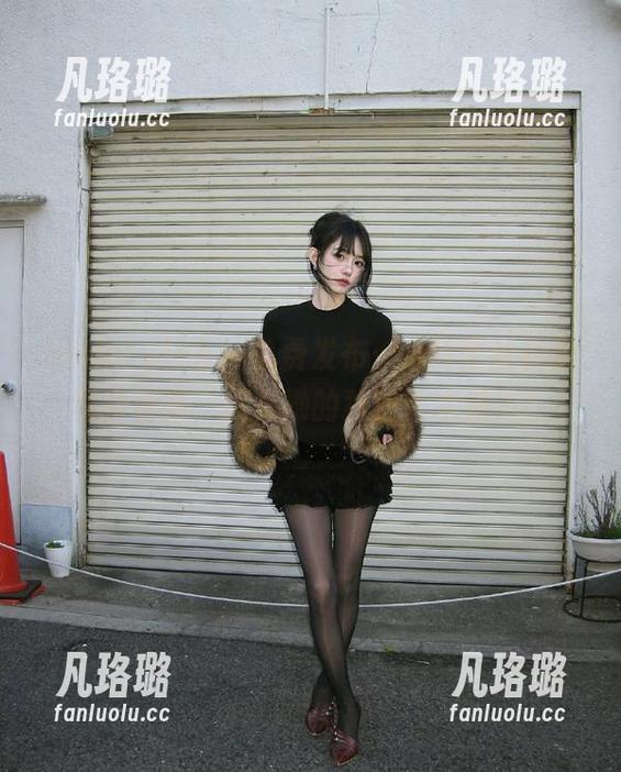 beautyleg - 免费发布：小玲蕾丝优雅写真合集，感受她的独特艺术魅力！