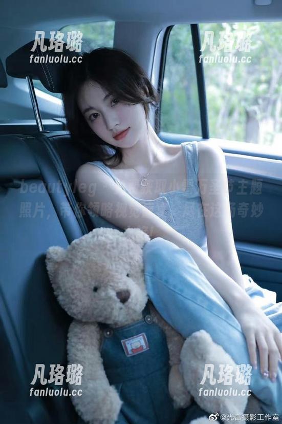 beautyleg - 免费获取小雪万圣节主题照片，带你领略视觉盛宴，尽在这场奇妙之旅！