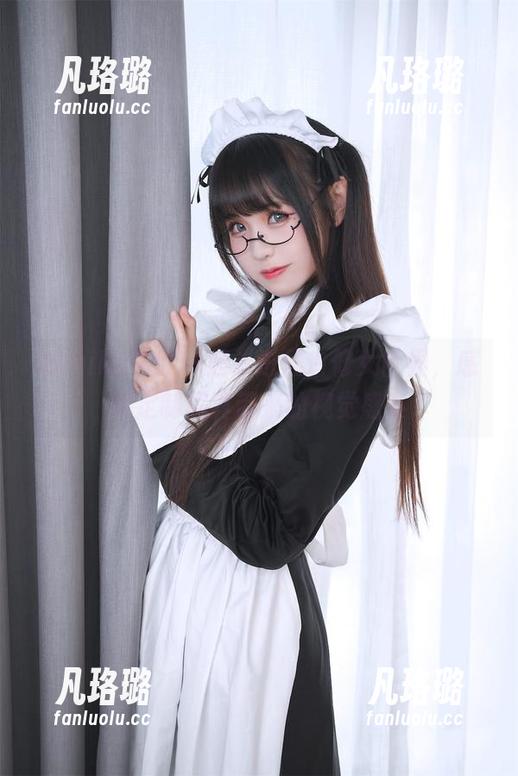 miko酱吖 和miko酱吖一起走进黑白修女世界,感受定制写真带来的视觉盛宴