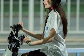 partycat轰趴猫 – 让我们一起感受陈雅漫的私拍写真，少女们的青春永远不会褪色！