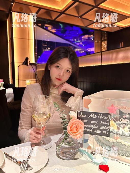一小央泽 高清黑白写真作品:一小央泽为你展现心灵深处的美
