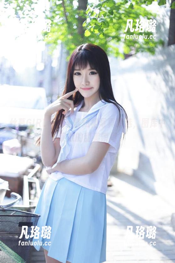 丝慕GIRL - 喵小酱短裙写真精选，图库中绽放的甜美瞬间