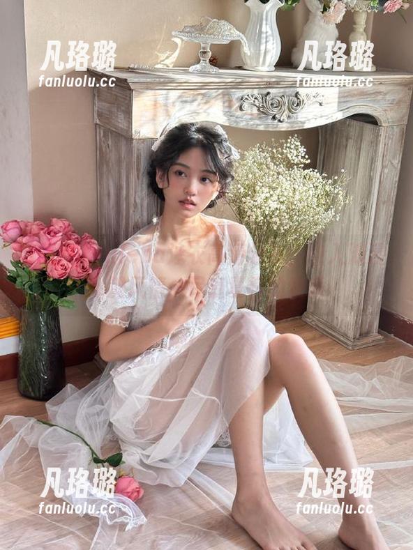 丽柜 - yuleba泳衣高清分享，融入浪漫海滩风情，尽享夏日的快乐