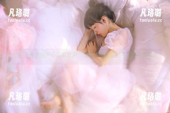 丽柜 - 佳怡的户外写真套图，让每一幅画面都充满生机与活力