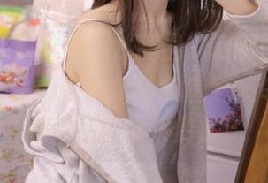 丽柜 – 体验观看然然新出的制服图包，感受她在每一帧中的优雅与魅惑，令人惊叹的作品等你来赞赏！