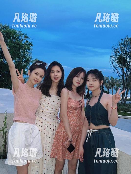 丽柜 - 想要美图？苏黎的香莲作品下载让你的手机秒变艺术馆！