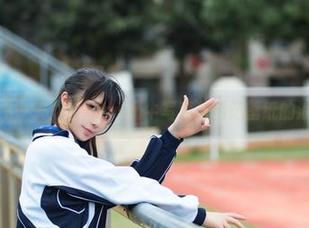 闻香识图——九曲Jean奶牛写真与精选壁纸的浪漫之旅