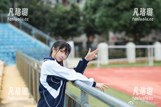 闻香识图——九曲Jean奶牛写真与精选壁纸的浪漫之旅