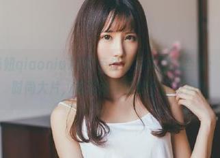 微密圈 – 俏妞qiaoniuTT红色皮衣写真原图合集：不容错过的时尚大片，展现她独特的个性与风格