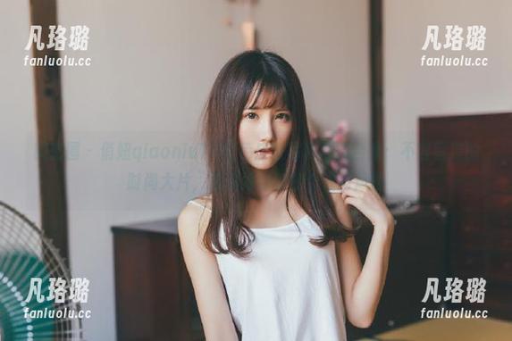 俏妞qiaoniuTT 微密圈 - 俏妞qiaoniuTT红色皮衣写真原图合集:不容错过的时尚大片,展现她独特的个性与风格