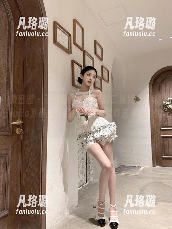 保守的二舅妈 微密圈 - 不容错过的保守的二舅妈《香香jiojio》最新作品集,感受写真艺术的独特魅力!