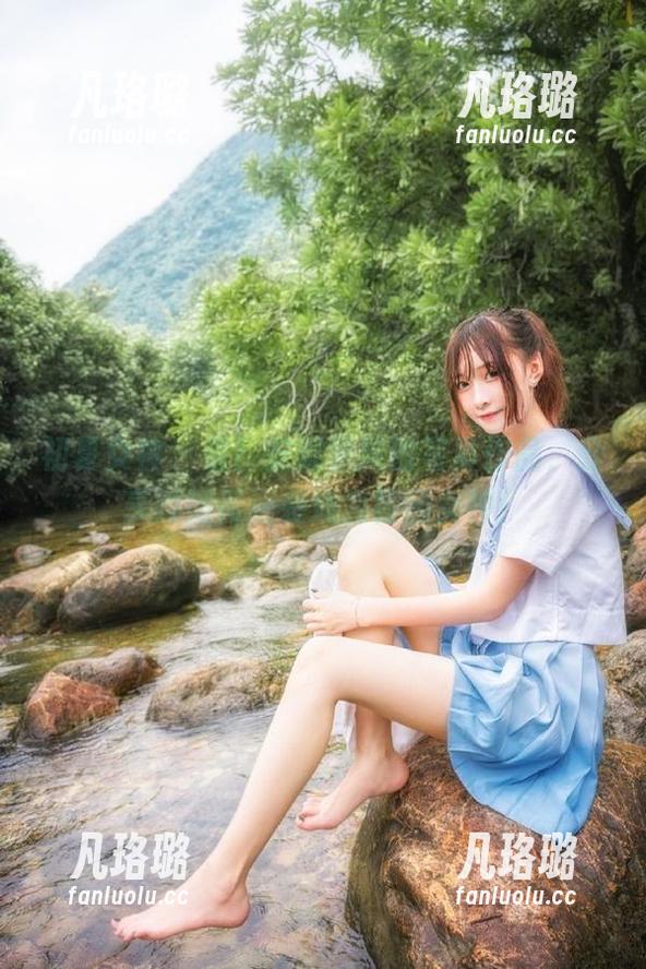 初夏女神-安妮 初夏女神 - 看!安妮学妹的写真作品,分享她如何逆袭成为校园女神!