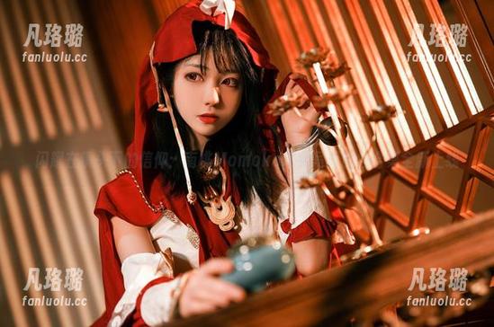 闪耀在镜头下的信仰：南桃Momoko修女写真图包合集全新上线