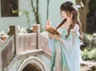 最新叉子宝宝可爱的写真资源，快来感受她的魅力吧！