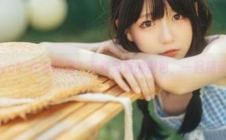 发条少女yoki在看哪里？下载免费的图包，一起感受她的创作