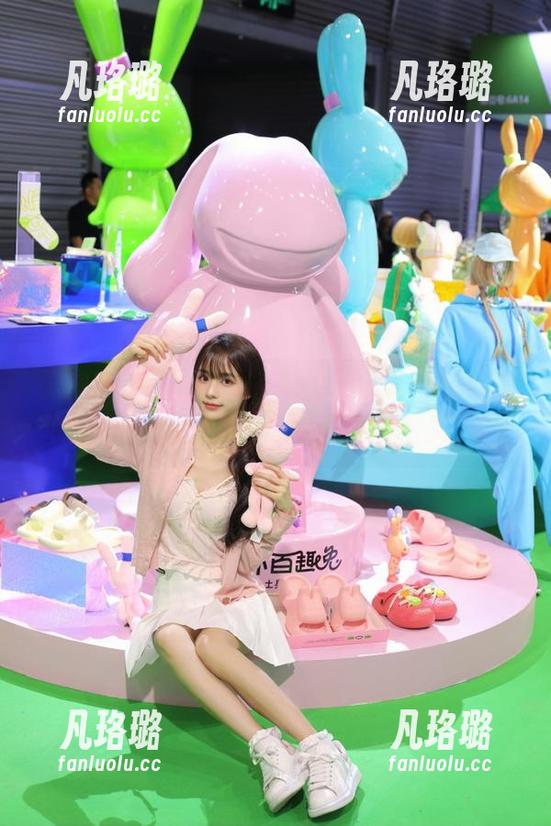 微密圈 - 这个可馨juicy图包简直是实力的逆袭，居然不小心全都暴露出来了！