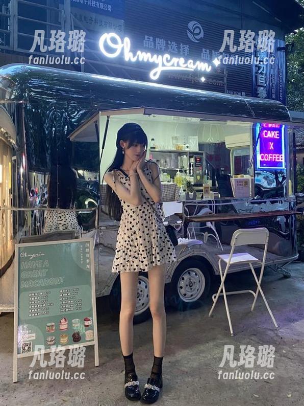 嗲囡囡 - 尽享施忆佳KITTY镂空作品集：下载她的艺术写真，领略新风格