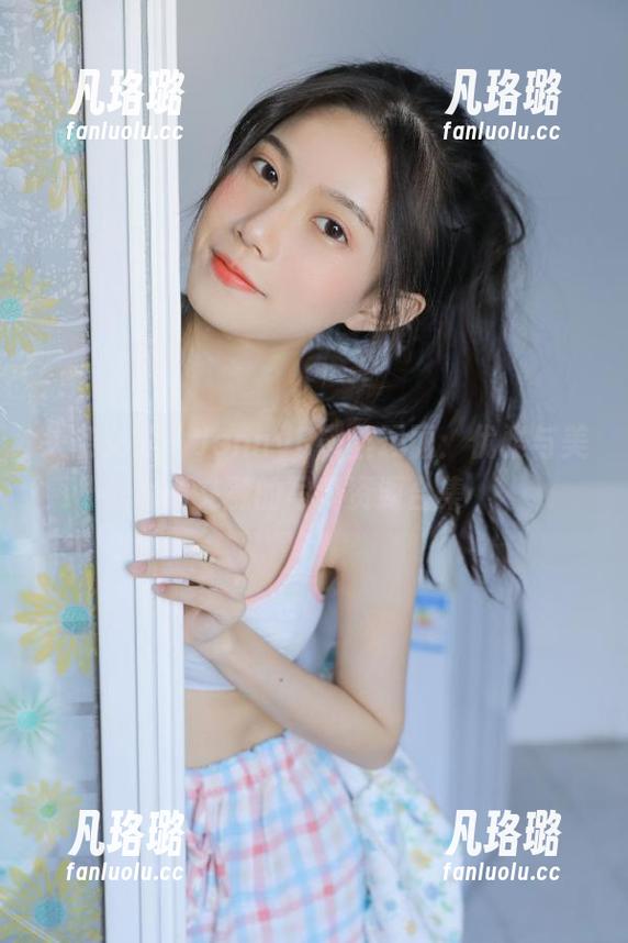 头条女神-JennyR 头条女神 - JennyR露丝玛丽:优雅与美丽交融的写真资源合集