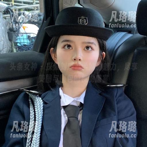 头条女神-刘瑾希 头条女神 - 探索刘瑾希学妹的魅力,尽享美图与图包的视觉盛宴