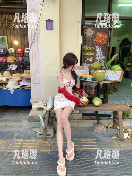 头条女神 - 获取李由美肉丝摄影作品，下载享受高质量视觉盛宴