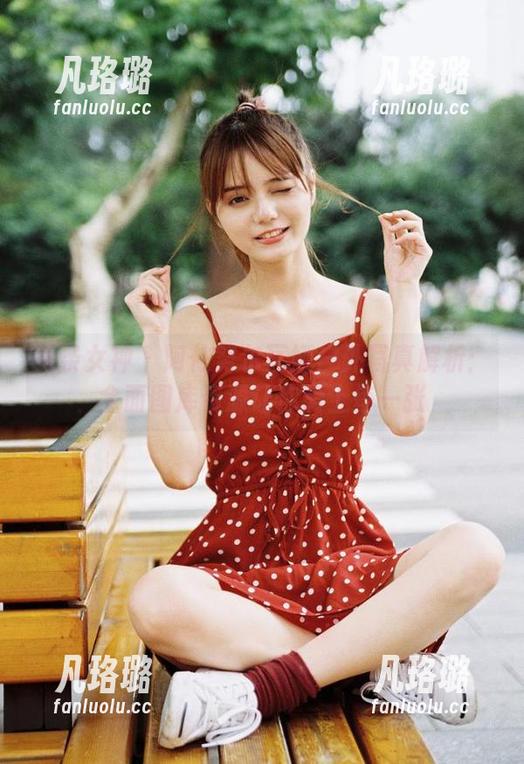 头条女神-阿依努尔瓦娅 头条女神 - 阿依努尔瓦娅户外写真解析:全面图库资源让你爱上每一张