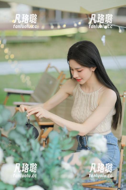 高清写真集大揭秘：奈汐酱Nice7号自拍本-修女的优雅与神秘