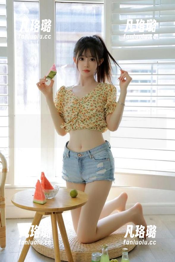 更新！姜仁卿(강인경)绽放自我，连衣裙写真看看她如何驾驭时尚风潮！
