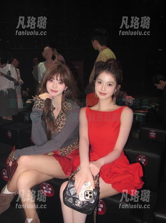 展现护士之美：姜仁卿(강인경)写真全集，作品中每一个笑容都是温暖的共鸣
