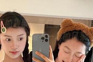 白衬衫下的故事：姜仁卿(강인경)写真全集带你探索不一样的风采