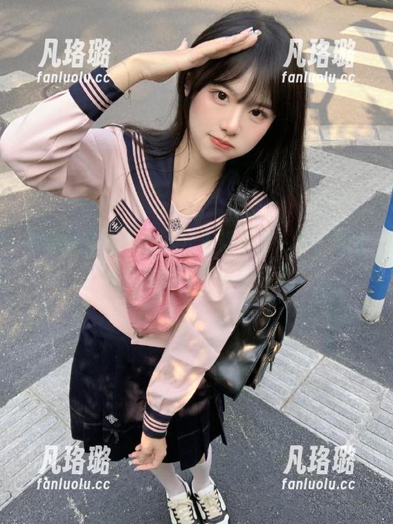 学妹加速跑-腿腿 学妹加速跑 - 腿腿对着镜子秀一下,带你领略她的写真作品合集