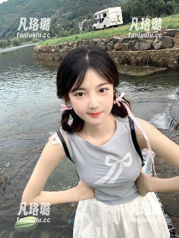 安妮yoo 微密圈 - 安妮yoo最新写真上线:红底黑丝与魅惑并存的梦幻之旅