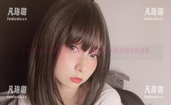 小泉学姐吖 小泉学姐吖以小恶魔为主题,创作出令人惊艳的写真美图