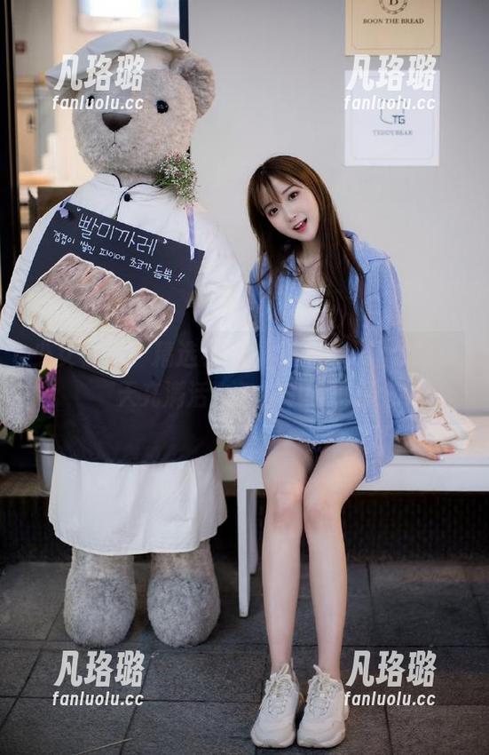 少女秩序 - 精选小满泳衣美图，让你的夏天充满活力与性感的气息