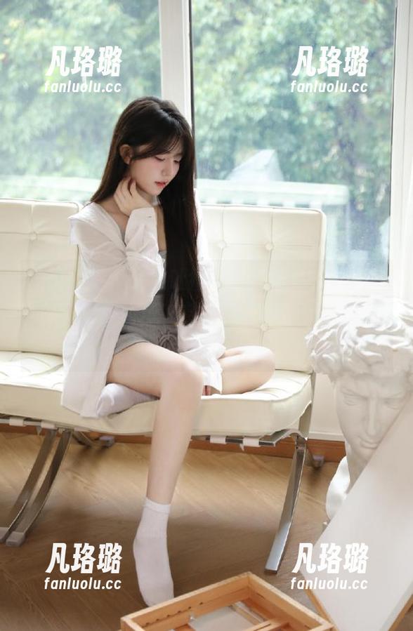 尤果网 - 不怕被吐槽，含含新更新白丝写真集，教你如何在甜美与妩媚间游刃有余！
