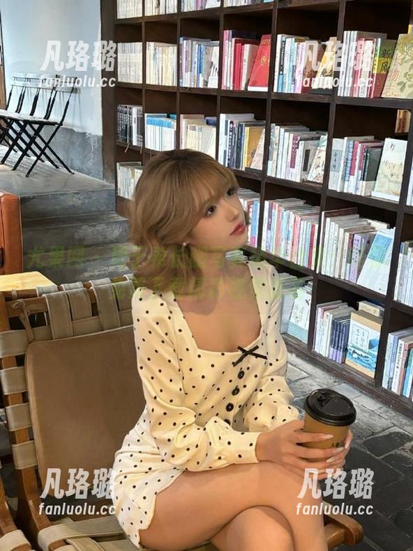 尤果网 - 周于希长腿写真精华合集：带你免费下载精彩视觉盛宴