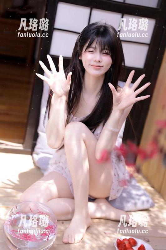 尤果网 - 唐溪若清纯美图分享，一起探索纯真的梦想世界！
