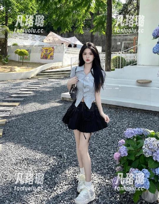 尤果网 - 李思宁女孩写真作品精选：美丽瞬间等你来下载与分享