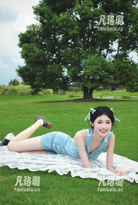 尤果网 - 免费欣赏王莹厨娘的精美写真，美图带你走进美食与艺术的世界！