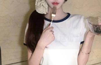 尤果网 – 清新可爱的田慕儿，白丝美图分享，赶快来感受这份甜蜜！