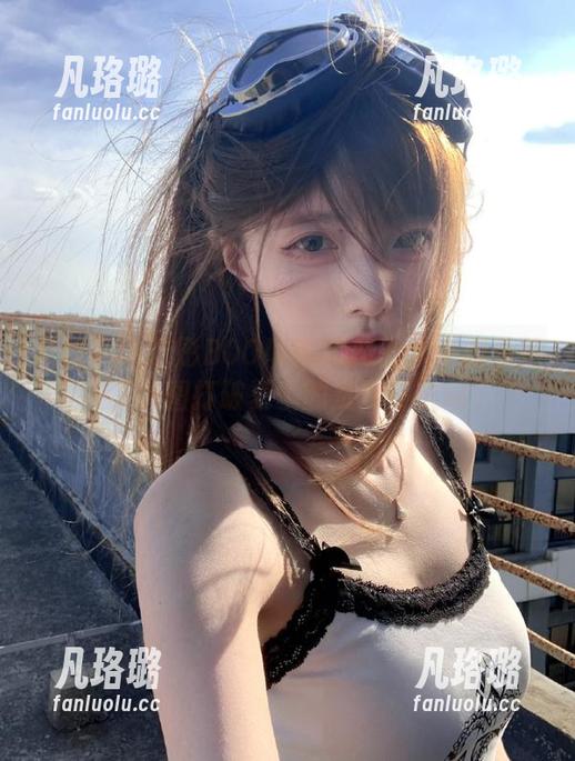 尤果网 - 若彤BOOMBOOM的水手服私拍，美图打破夏季的炎热与沉闷