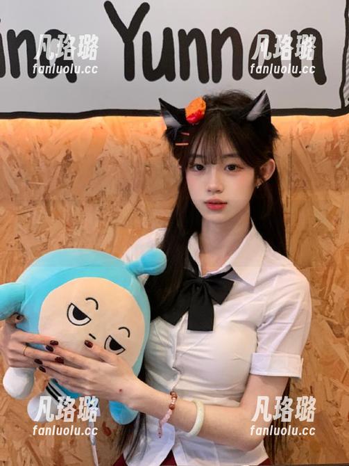 尤果网 - 超值免费！莉恩教你如何穿礼服，尽享美图摄影的魅力！