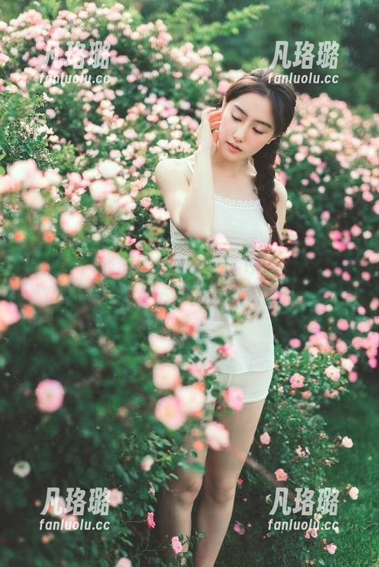 尤果网 - 舒适与美丽，郝晴Grace比基尼写真图包带来的夏日幻想！