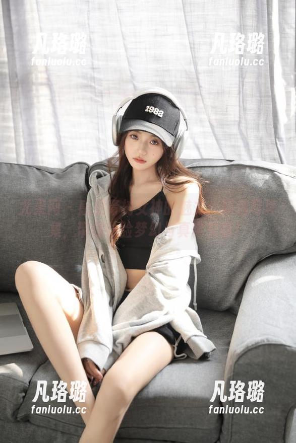 尤果网 - 感受青树女神的魅力：精选写真集，带你体验梦幻与真实交错！